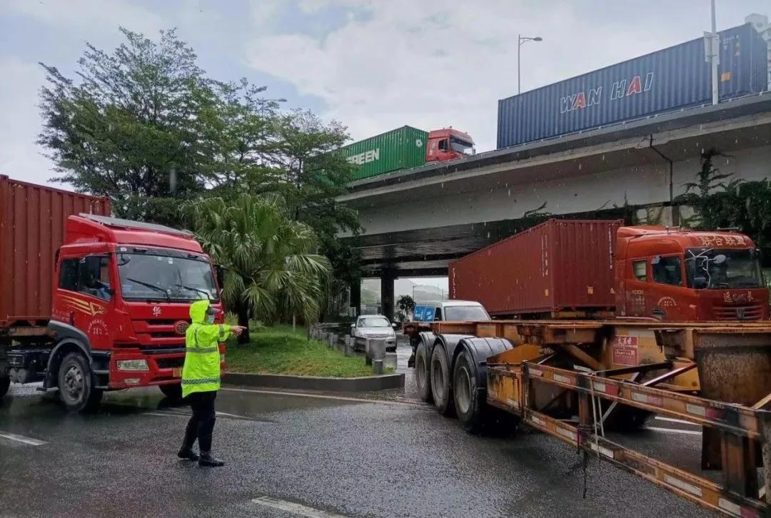 鹽田港貨柜車進(jìn)港要預(yù)約！繞行攻